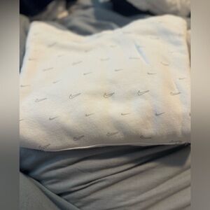 Little boys Nike hoodie sweater size medium